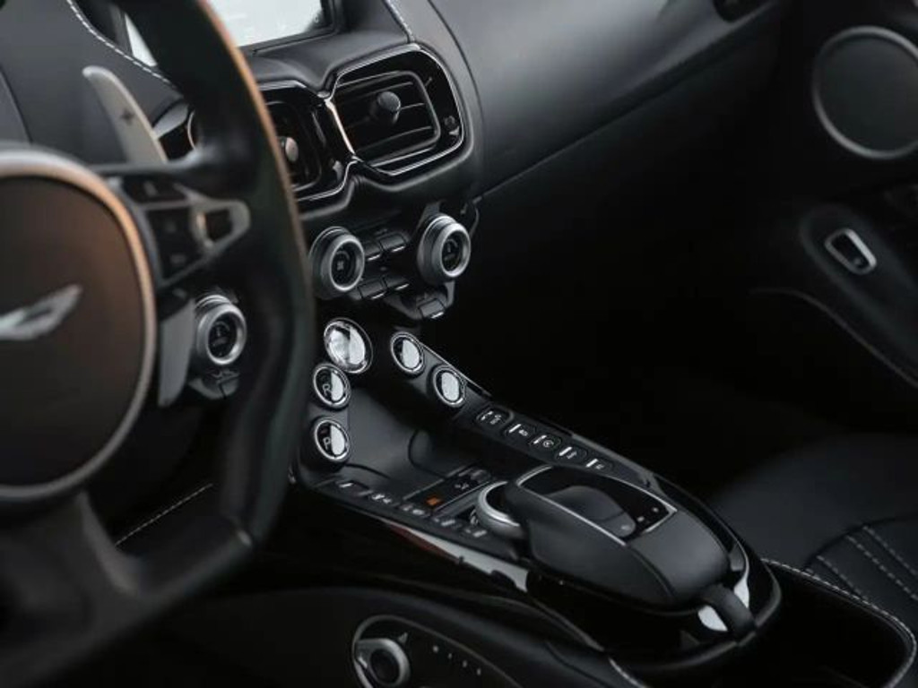 Aston Martin Vantage