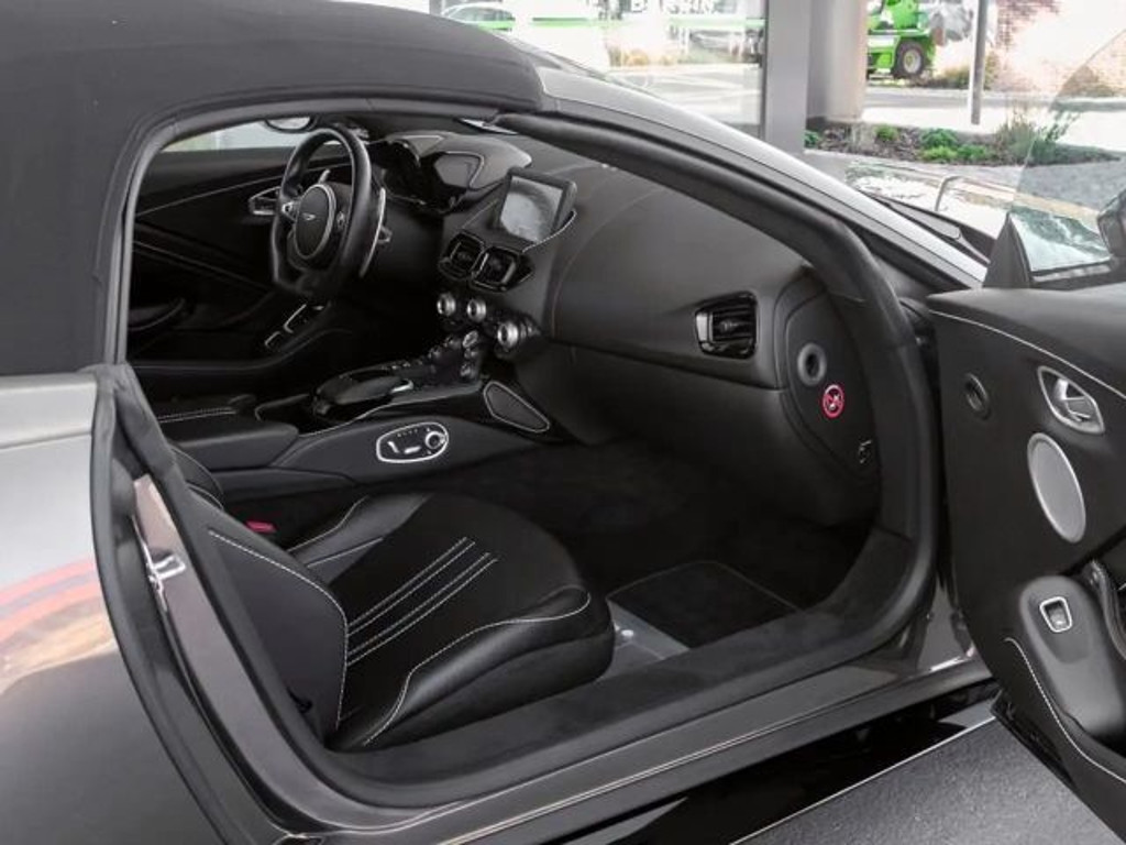 Aston Martin Vantage