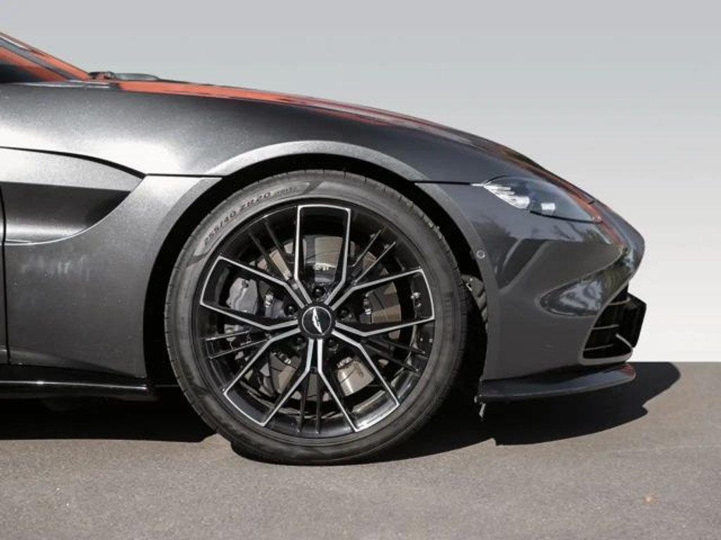 Aston Martin Vantage