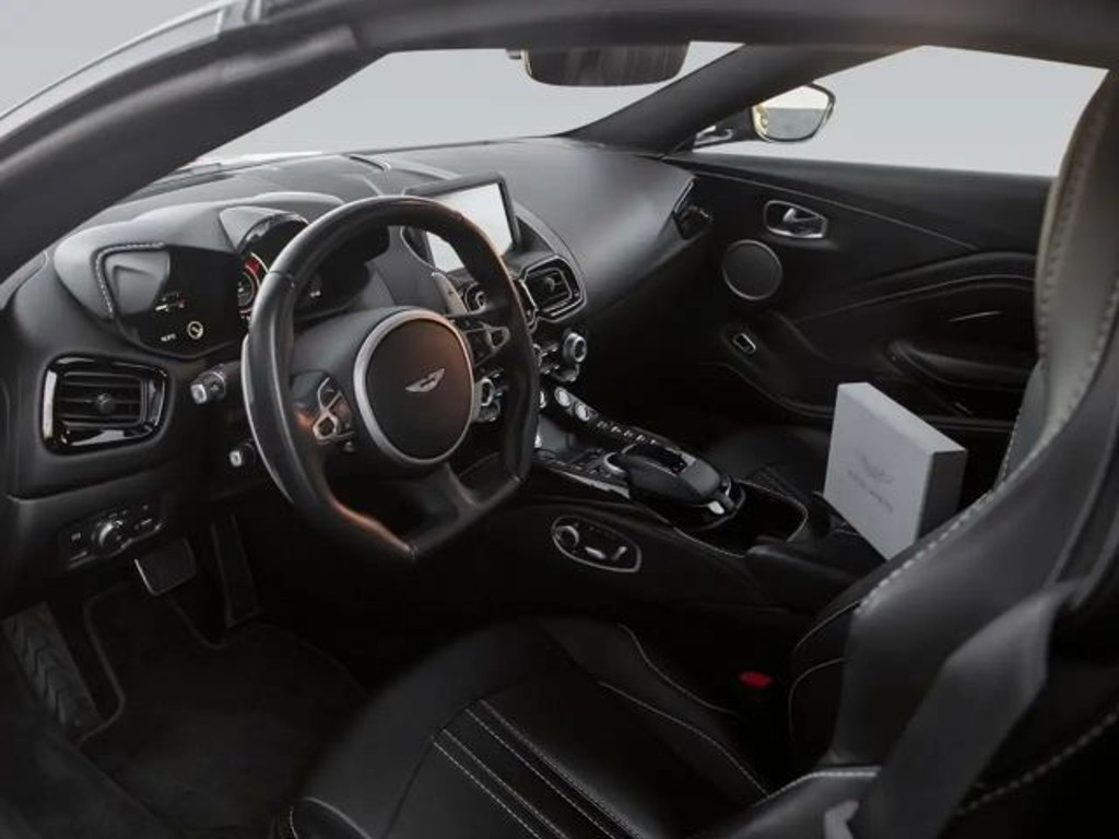 Aston Martin Vantage