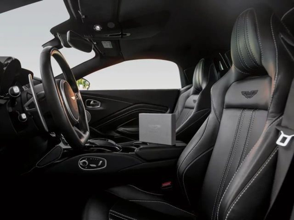 Aston Martin Vantage