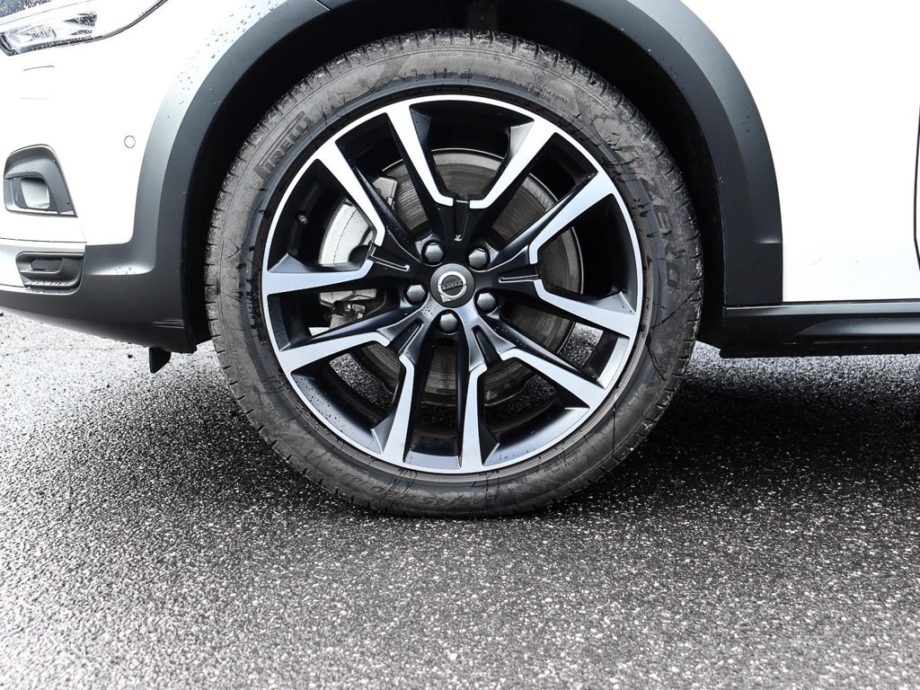 Volvo V90 Cross Country