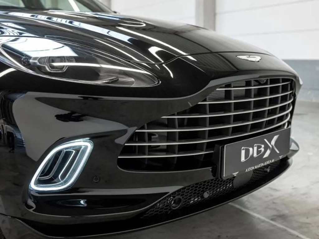 Aston Martin DBX