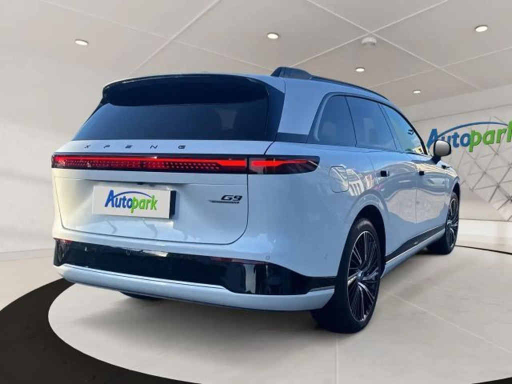 Xpeng G9