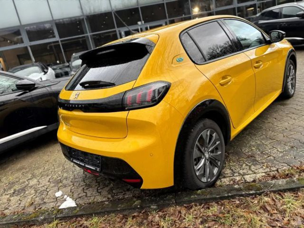 Peugeot e-208
