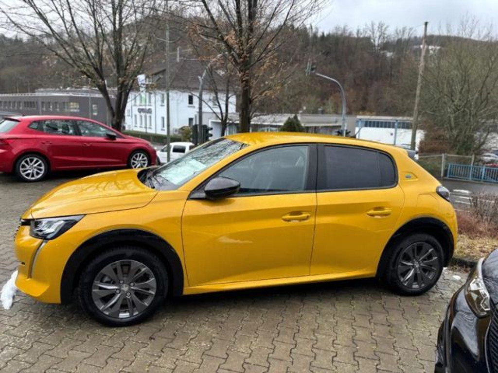 Peugeot e-208