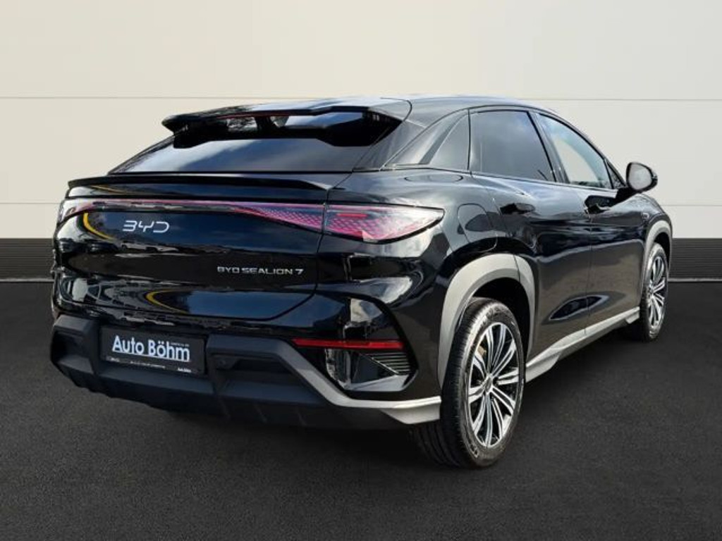 BYD Sealion 7