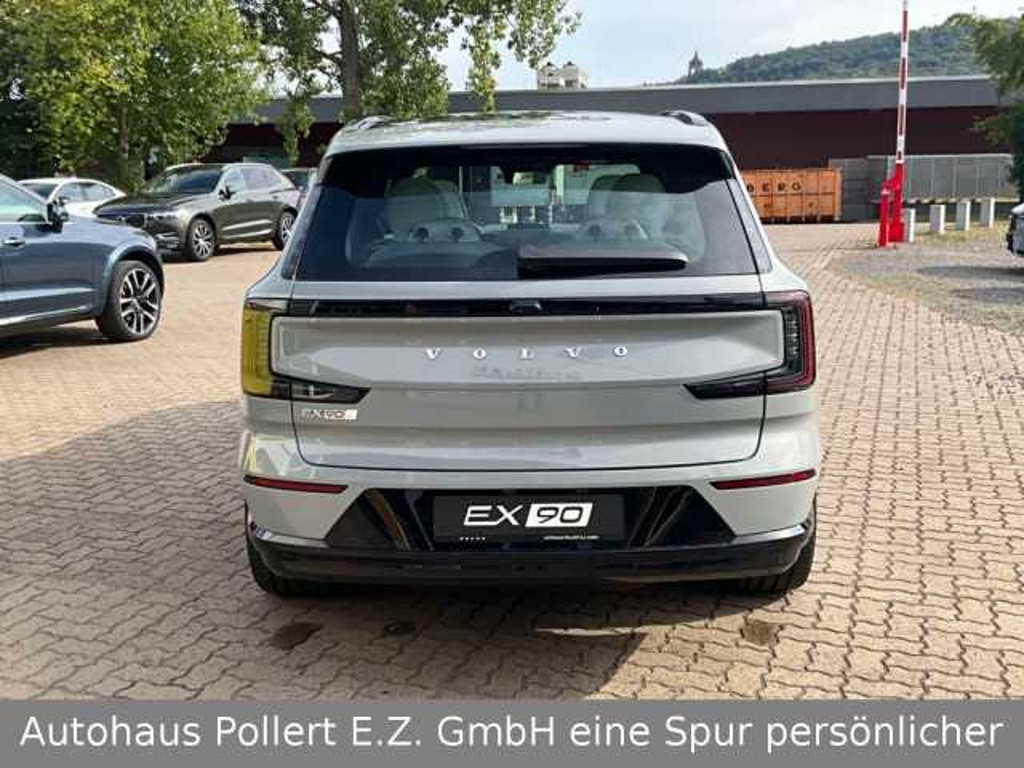 Volvo EX90