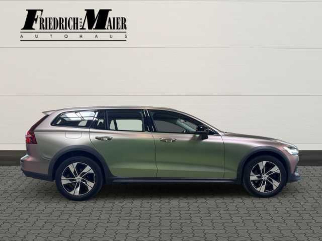 Volvo V60 Cross Country