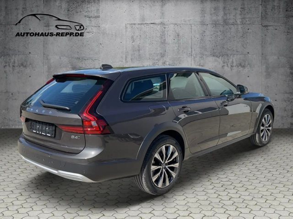 Volvo V90 Cross Country