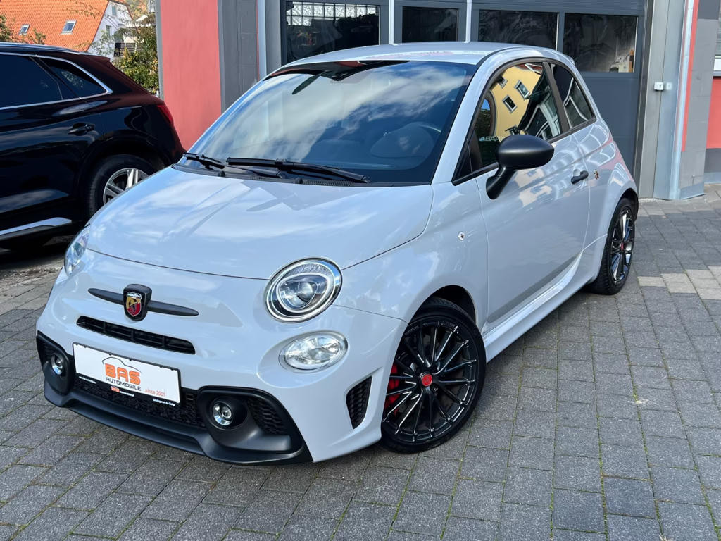 Abarth 695 2022 Benzine