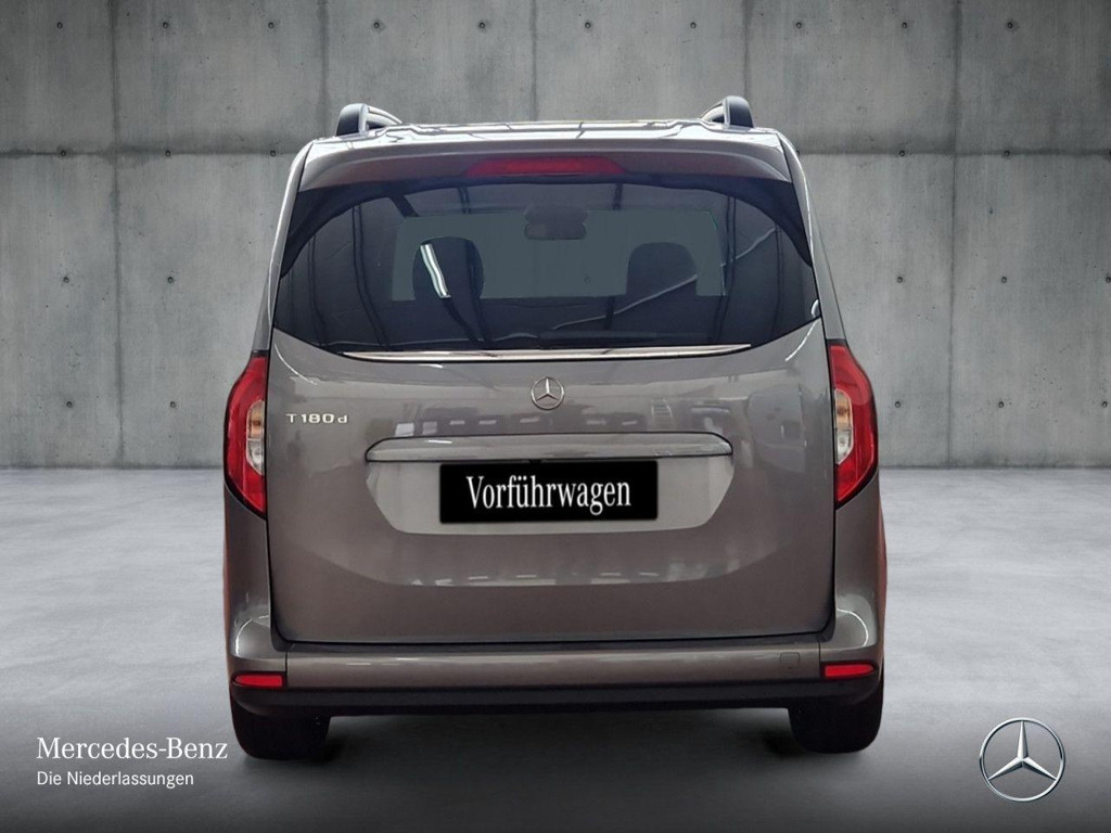 Mercedes-Benz T 180
