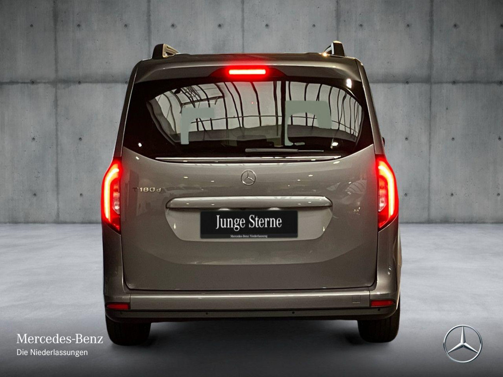 Mercedes-Benz T 180