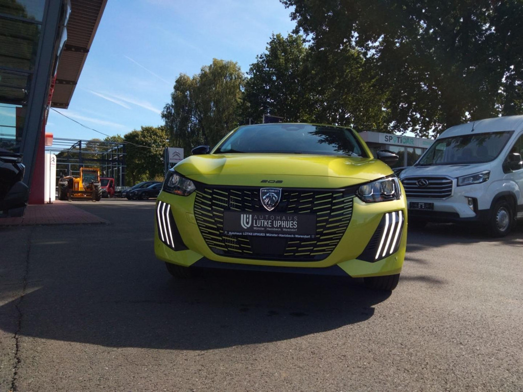 Peugeot e-208