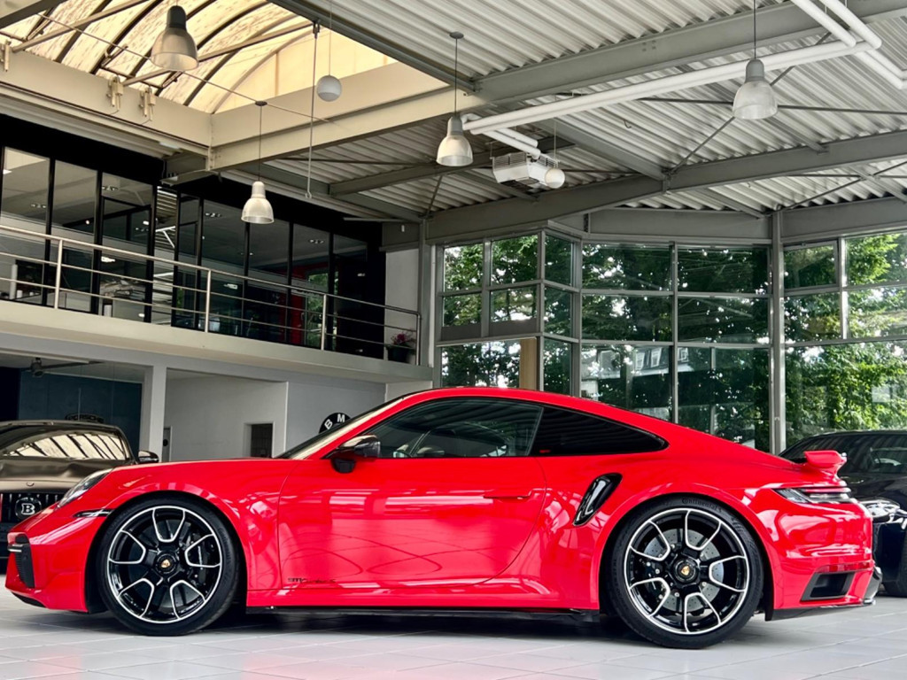 Porsche 992