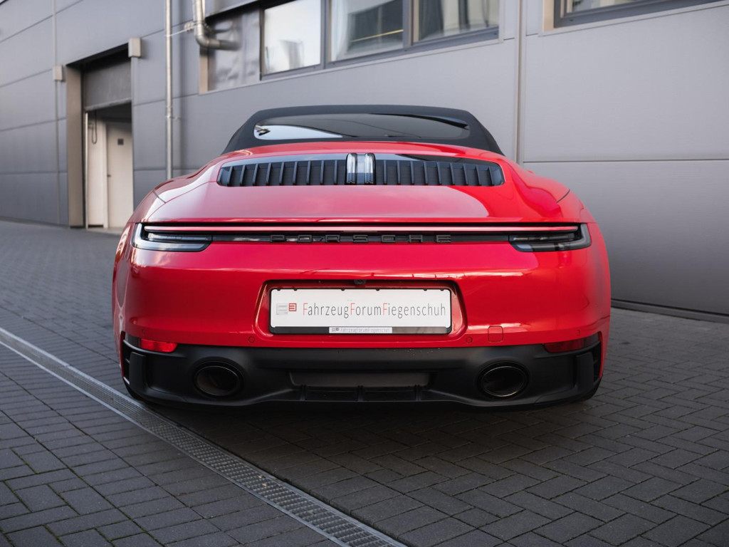 Porsche 992