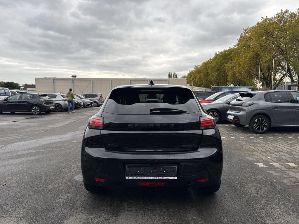Peugeot e-208