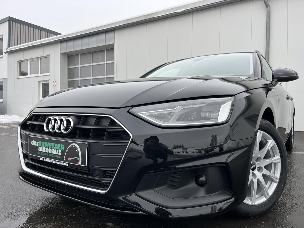 Audi A4 2022 Benzine
