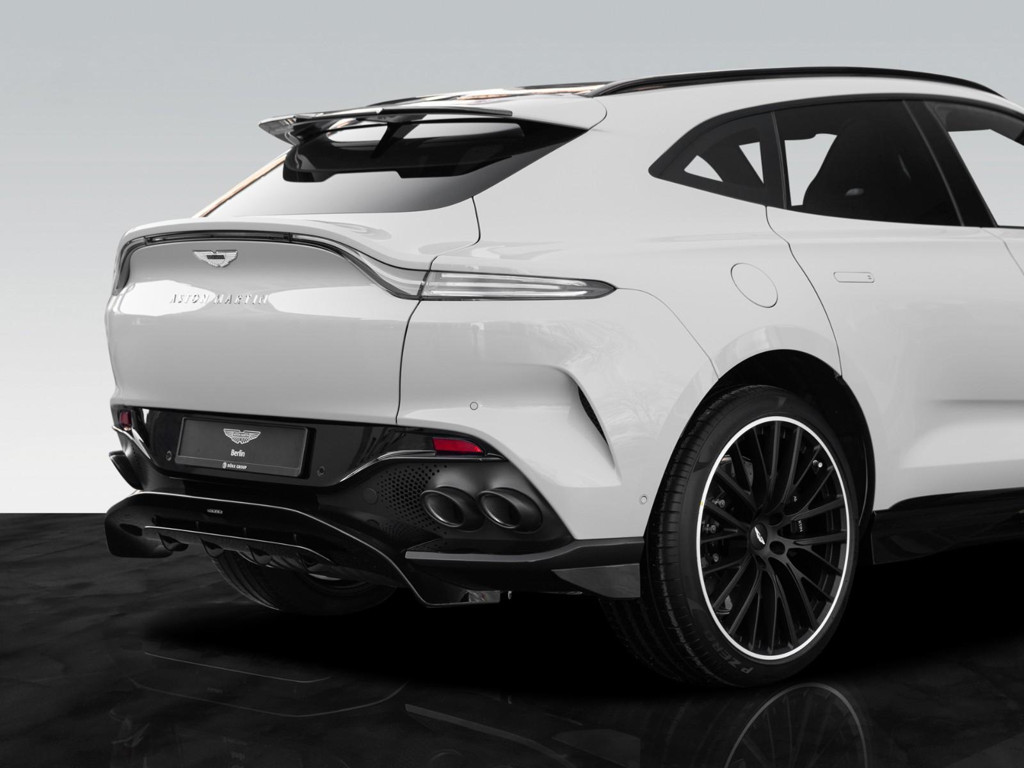 Aston Martin DBX
