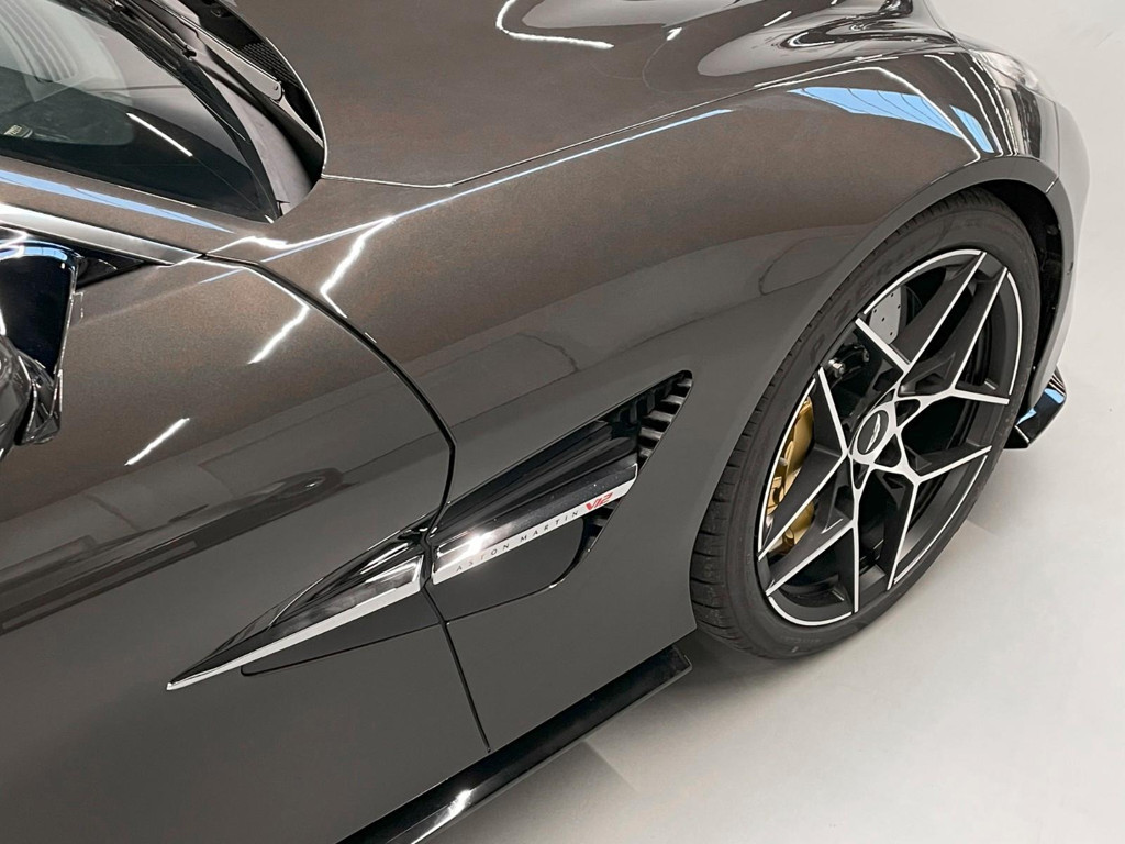 Aston Martin Vanquish