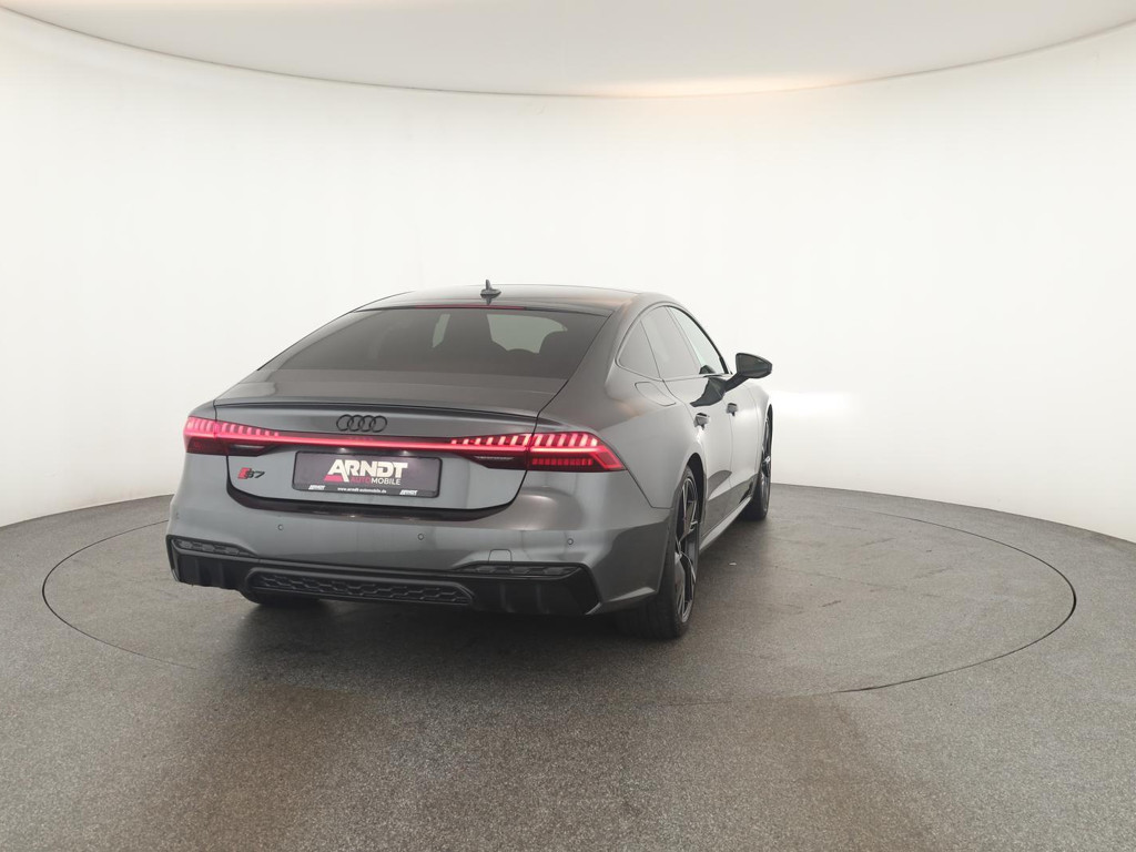Audi S7