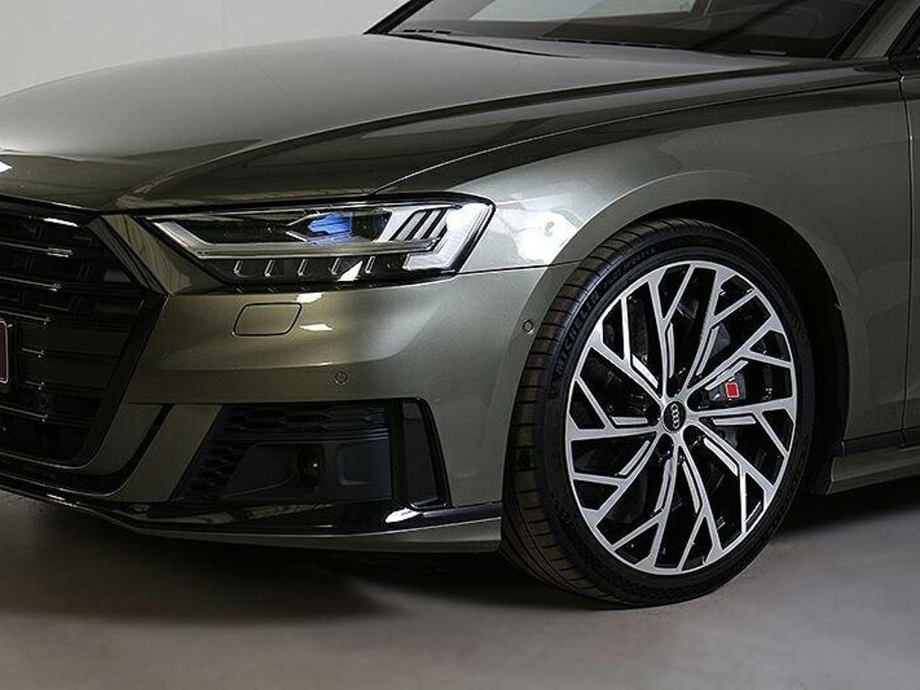 Audi S8