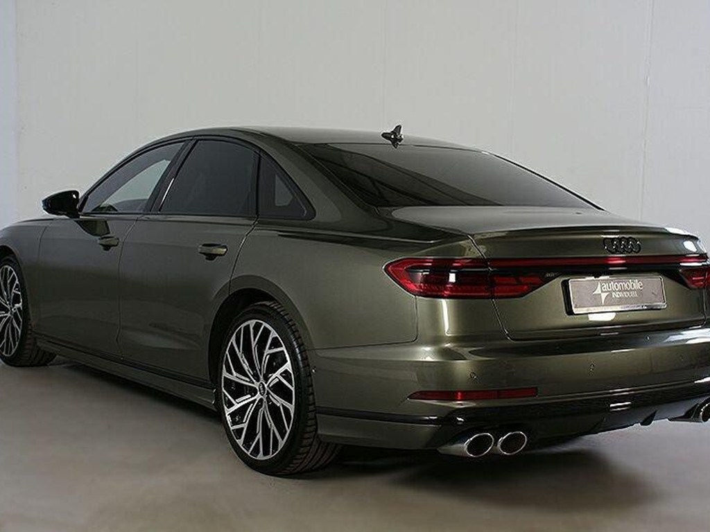 Audi S8