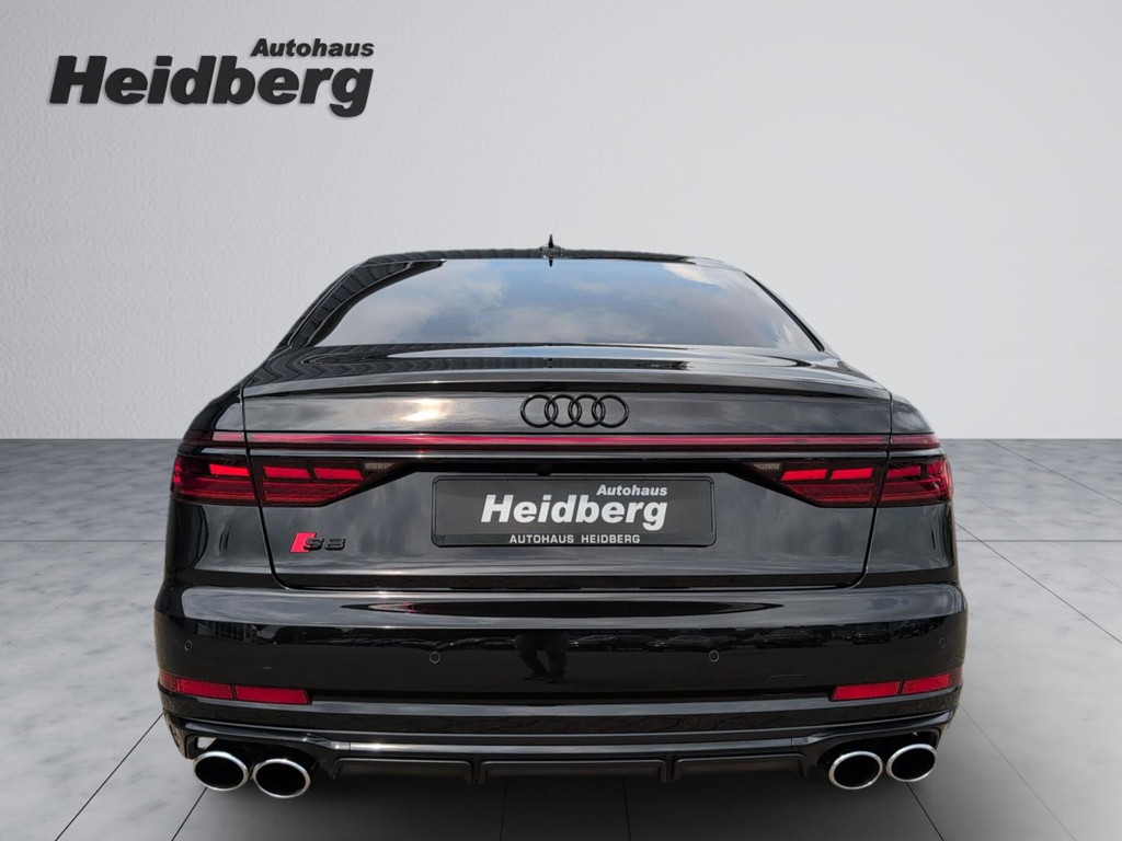 Audi S8