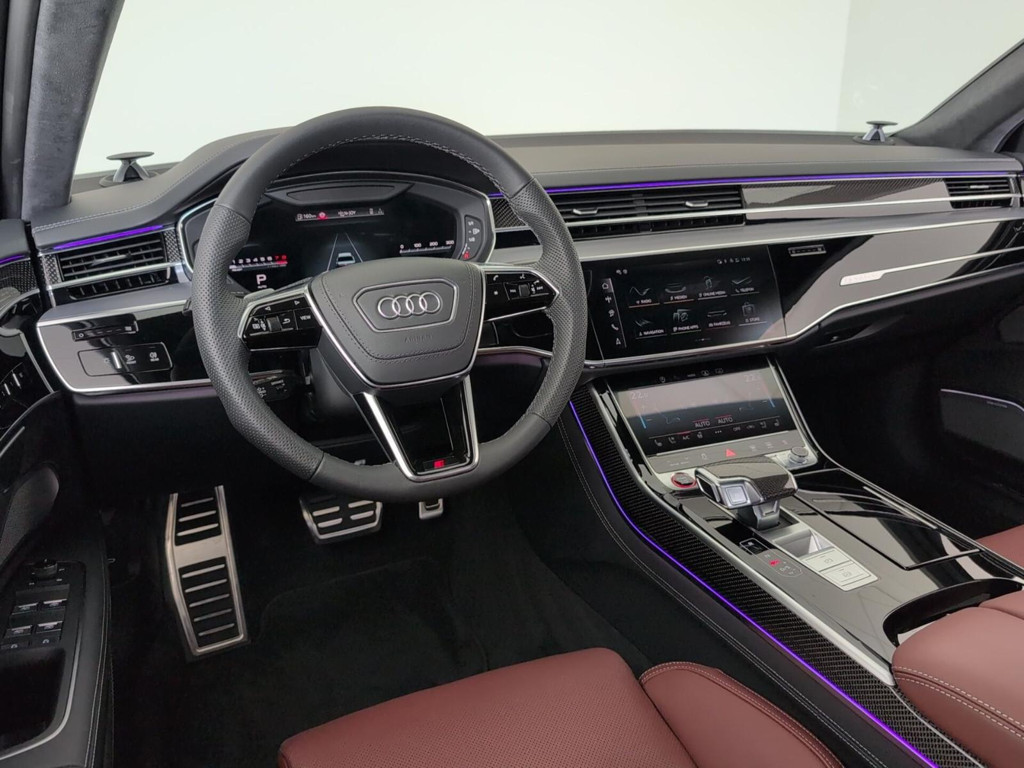 Audi S8