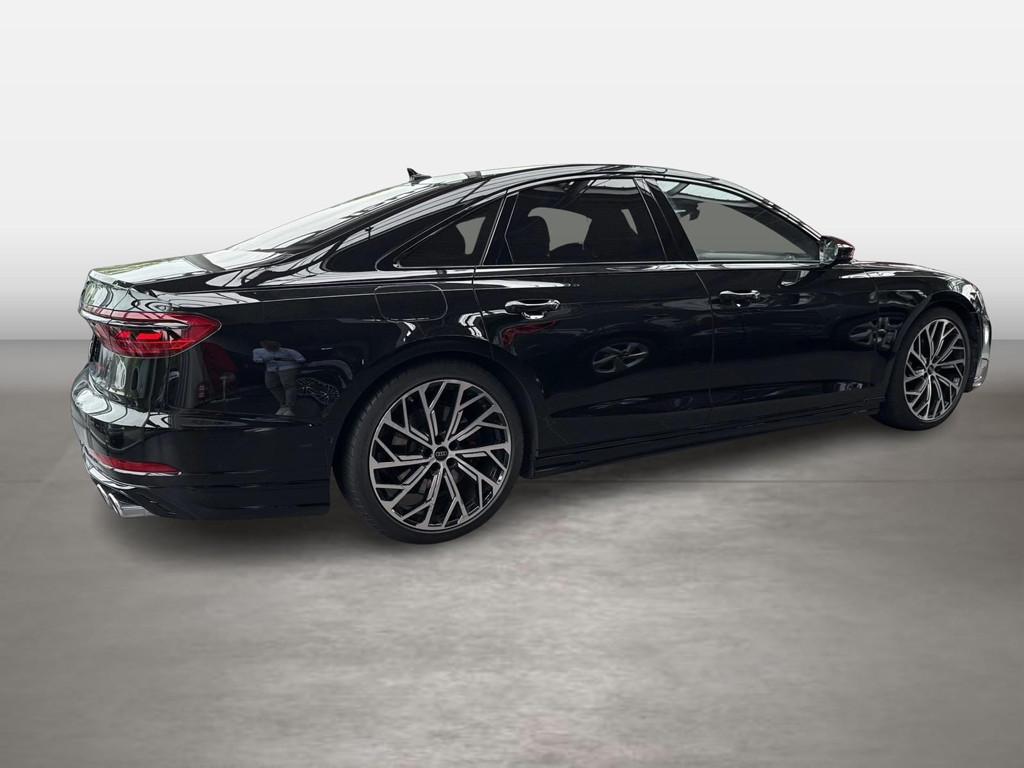 Audi S8