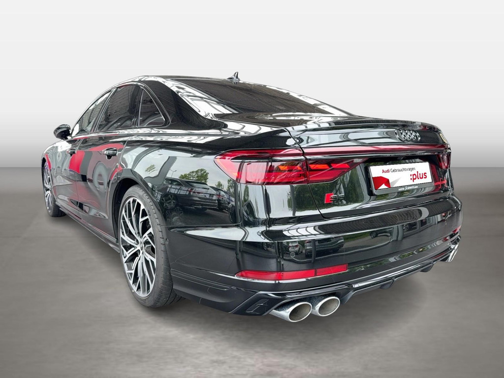 Audi S8