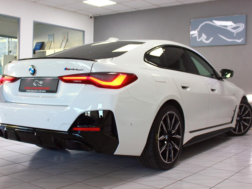 BMW M440