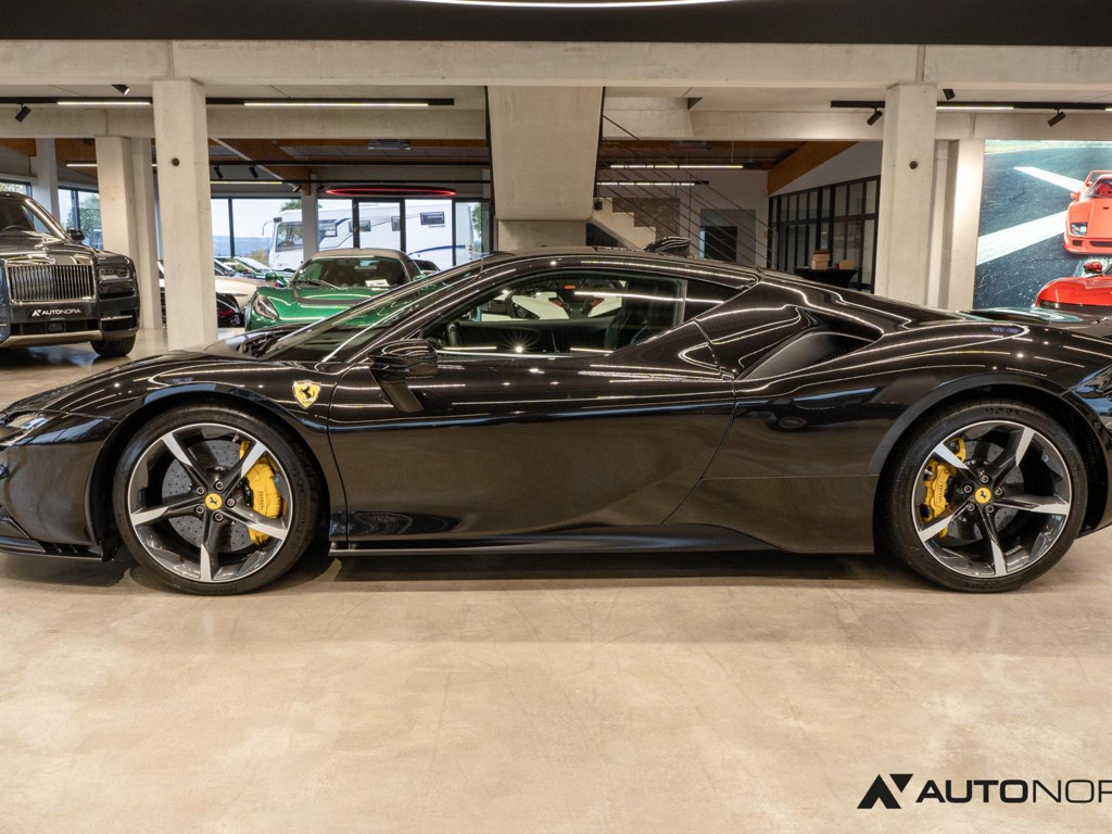 Ferrari SF90