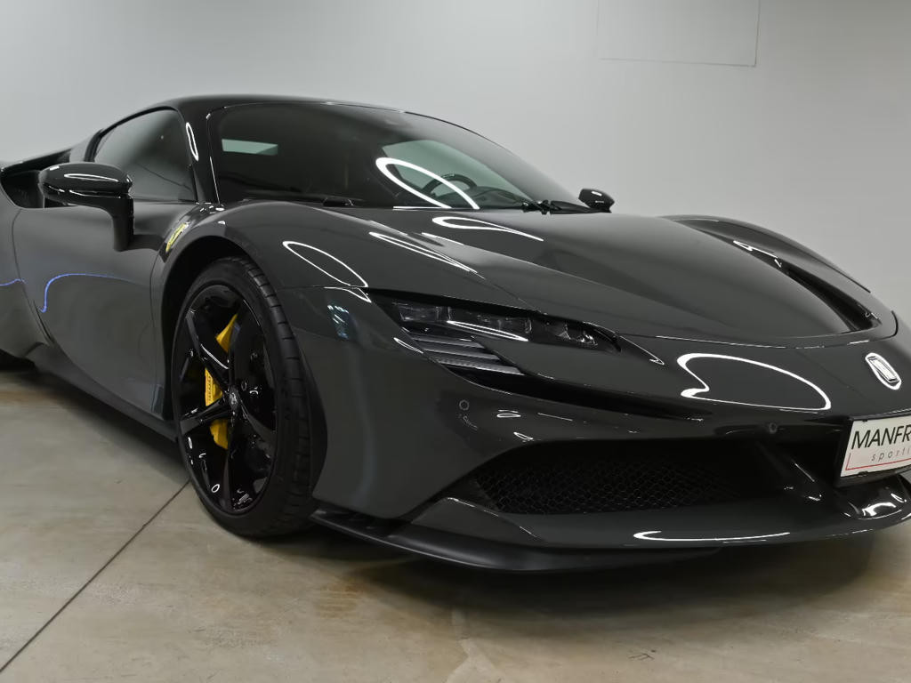 Ferrari SF90