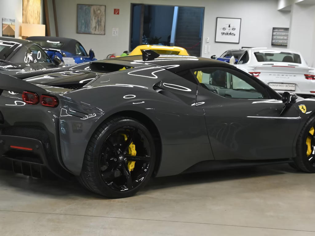 Ferrari SF90