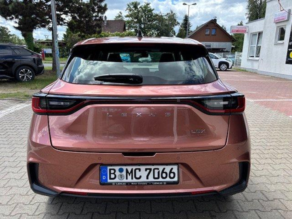 Lexus LBX