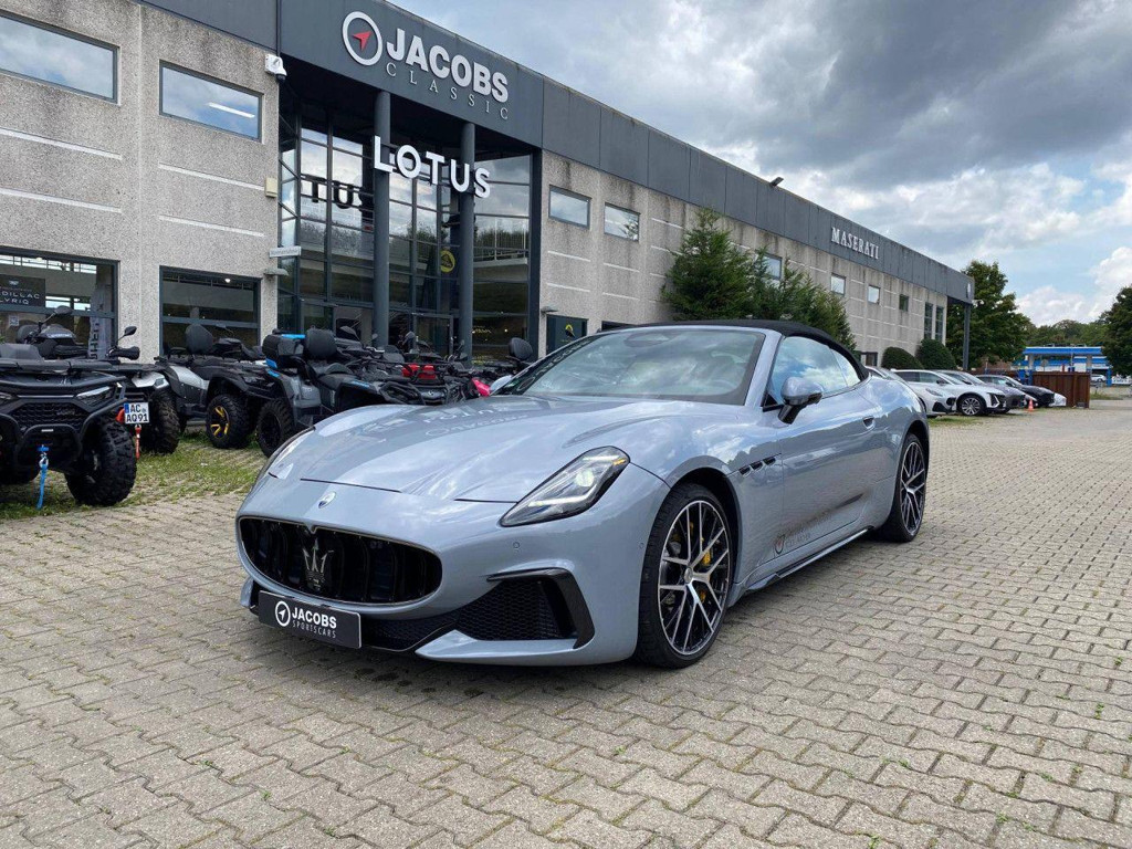 Maserati GranCabrio 2024 Benzine