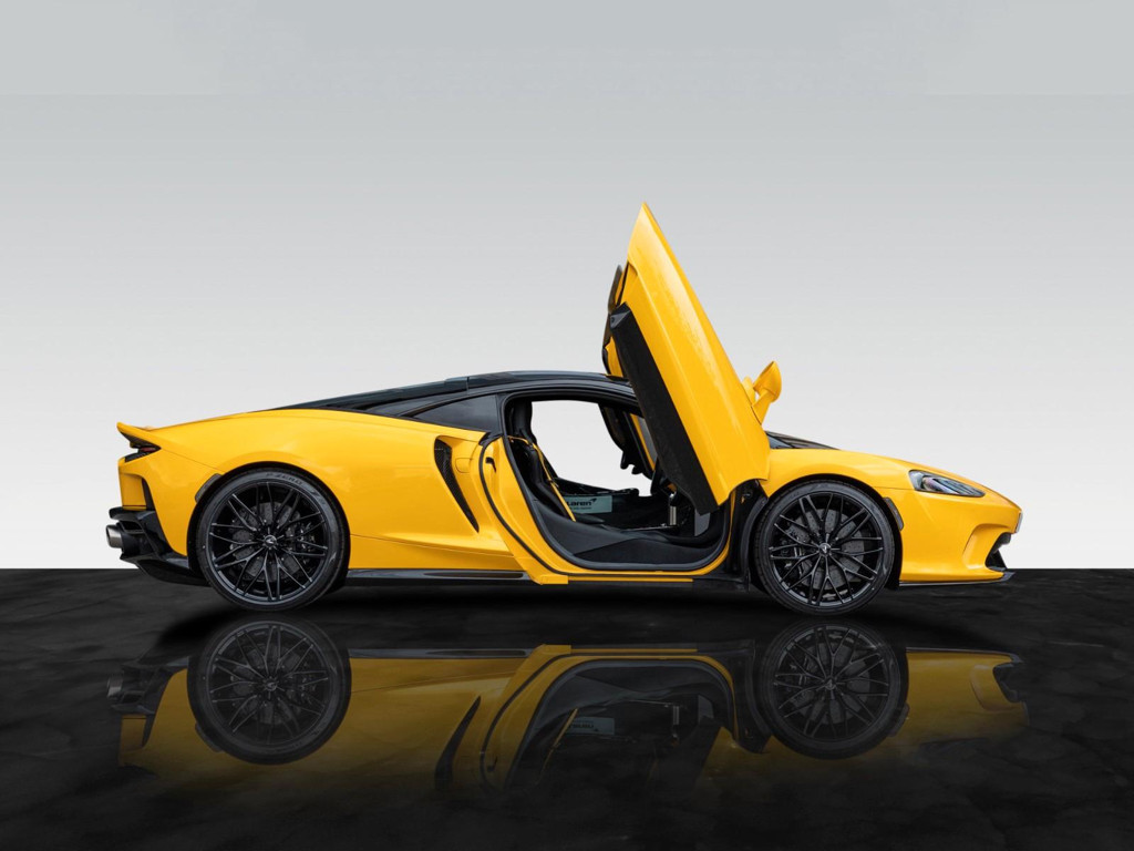 McLaren GT