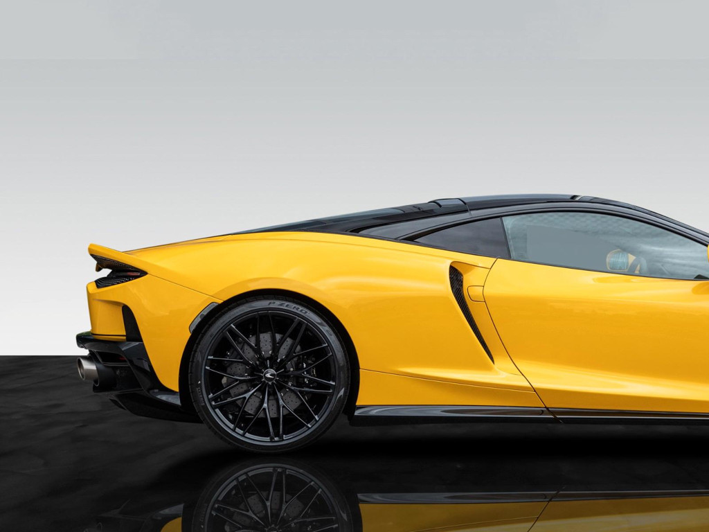 McLaren GT