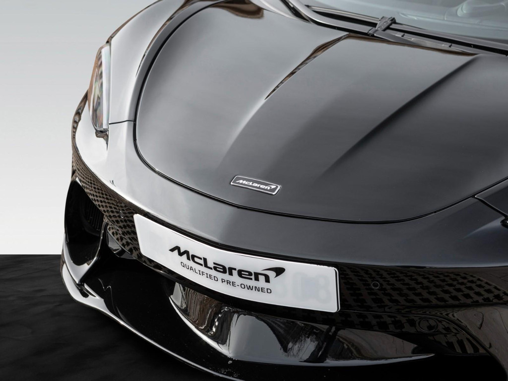 McLaren GT
