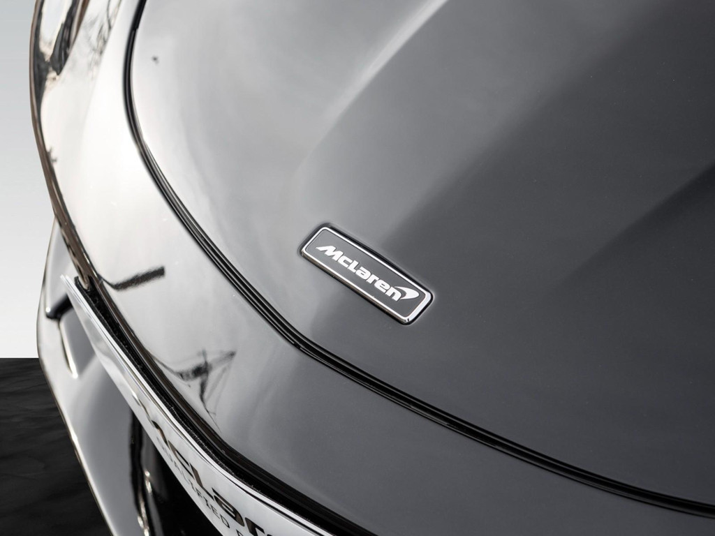 McLaren GT