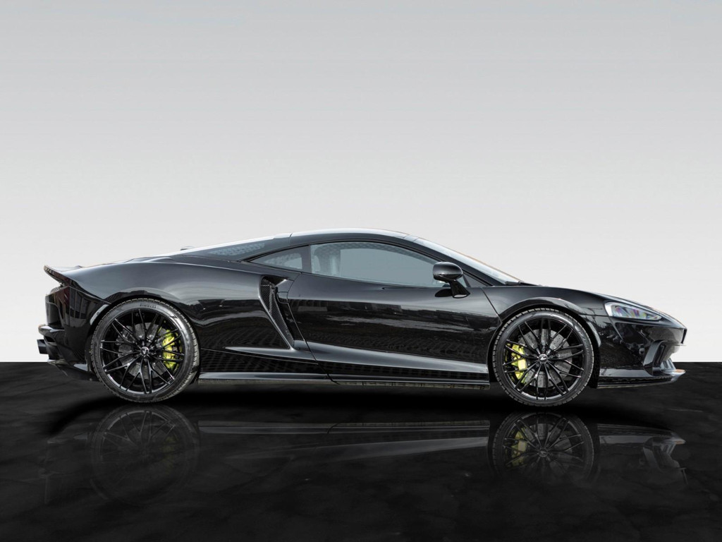 McLaren GT