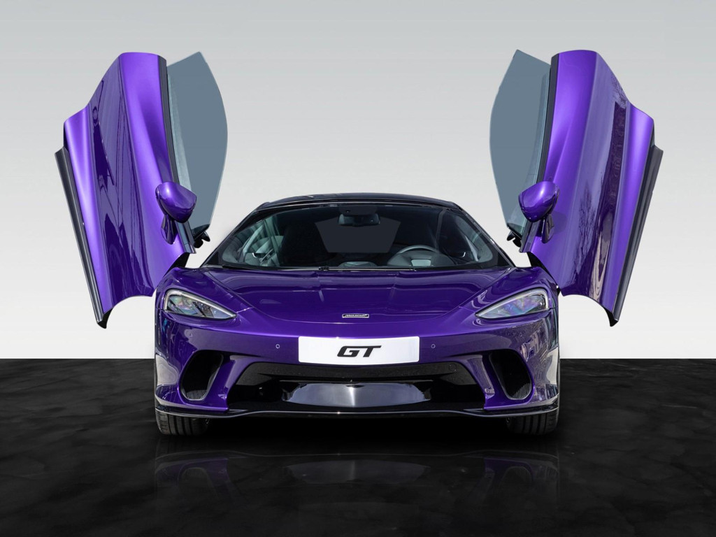 McLaren GT