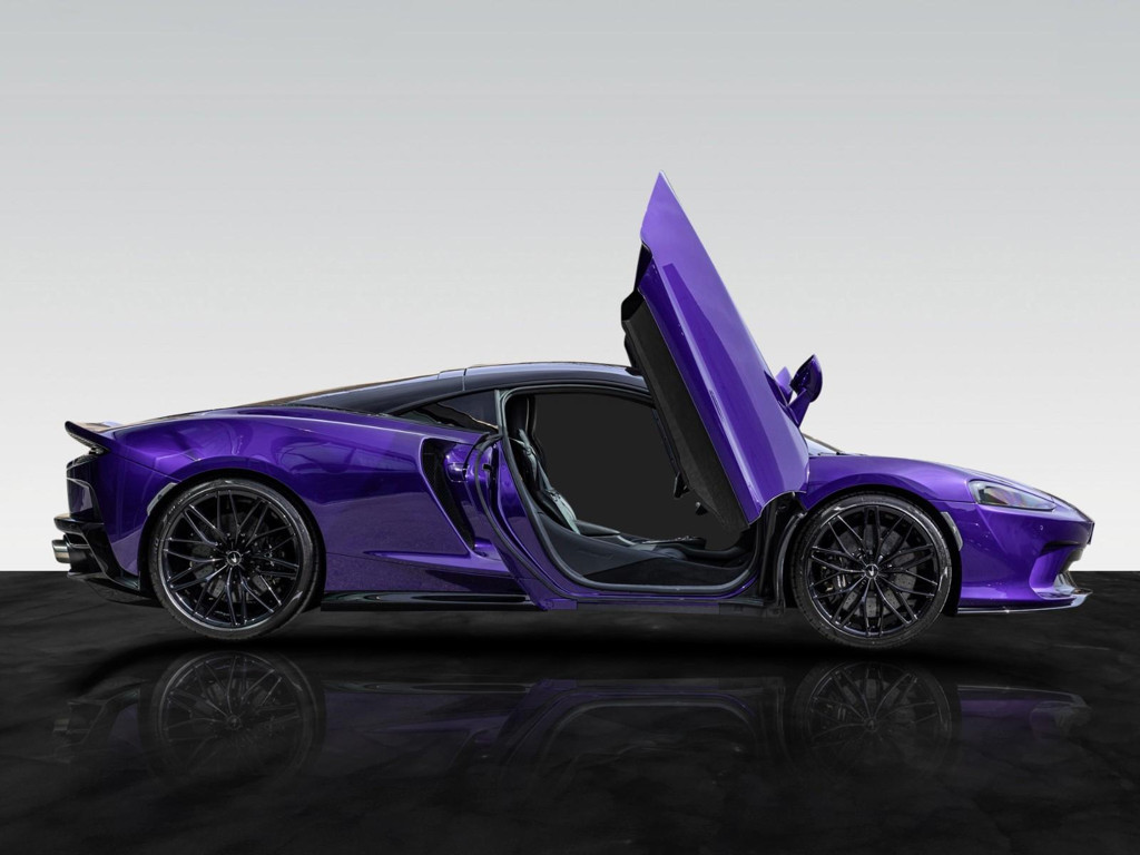 McLaren GT