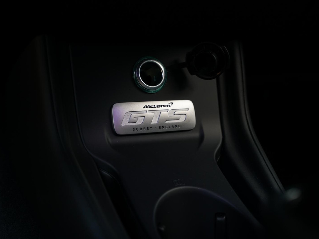 McLaren GT