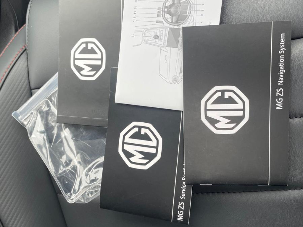 MG ZS