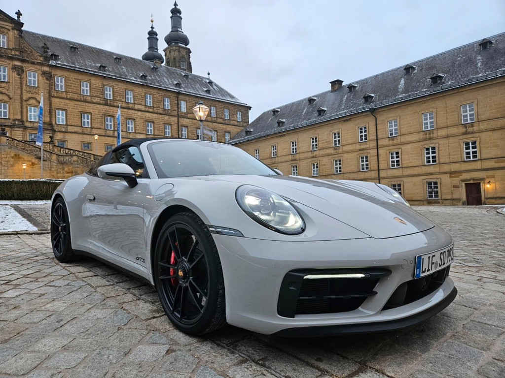 Porsche 992