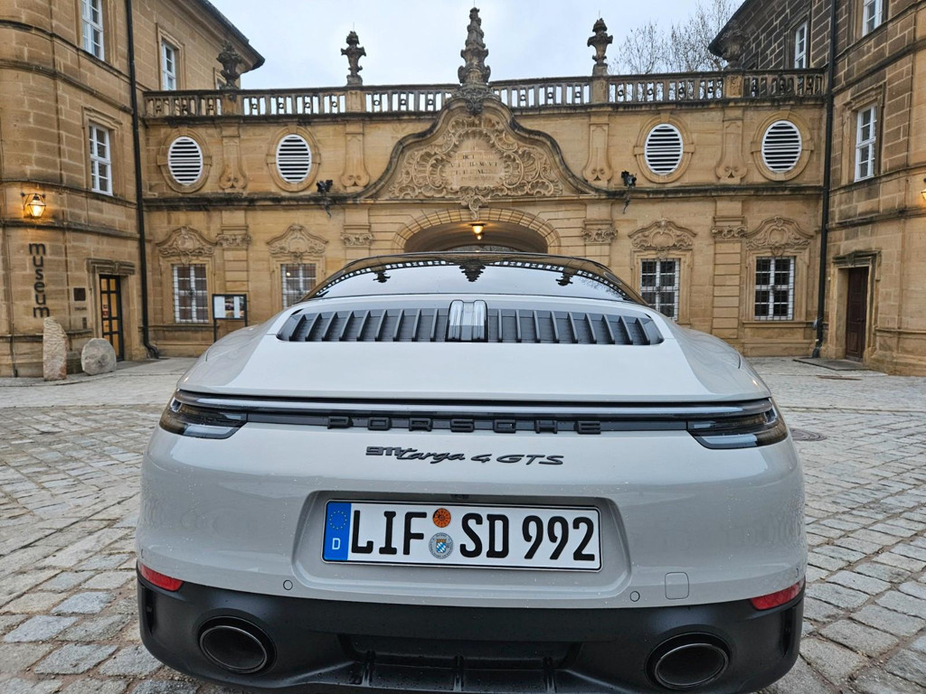 Porsche 992