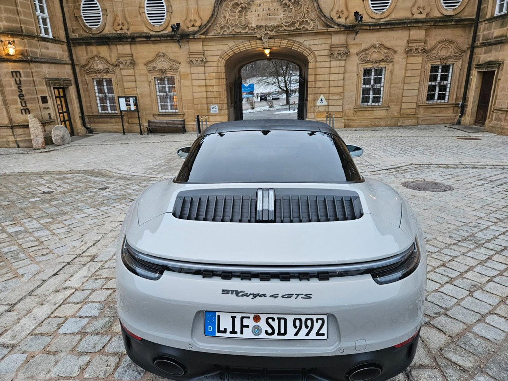 Porsche 992