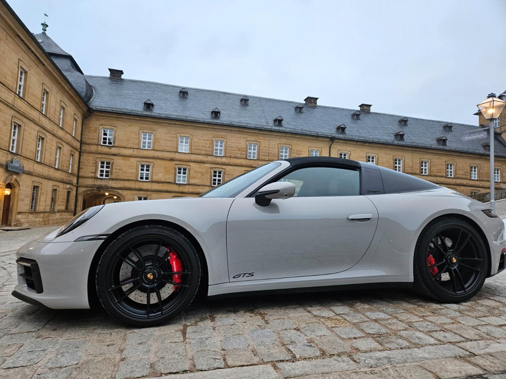 Porsche 992